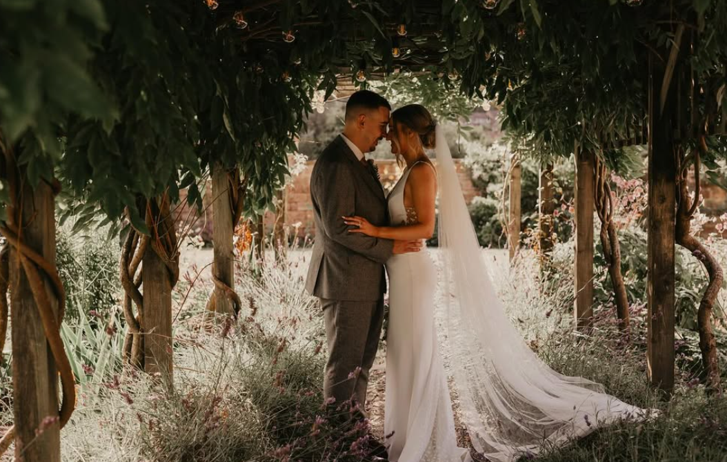 Weddings at Oakhill Cromford – Hannah and James under pergoda (gillandgeemedia) Weddings at Oakhill Cromford - Hannah and James under pergoda (gillandgeemedia)